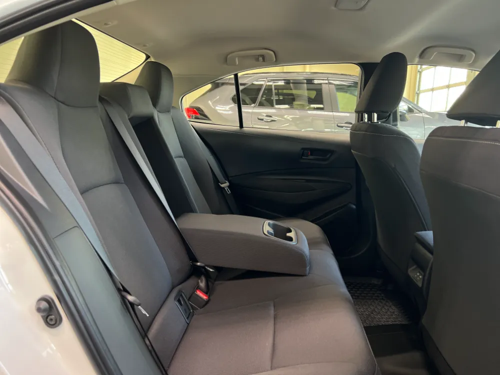 2023 toyota corolla hybrid le white 16